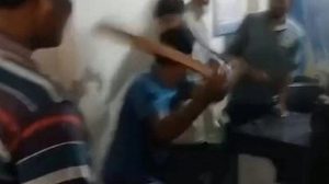 যুবদল নেতার চেম্বারে চার যুবককে নির্যাতন, কাটা হলো চুল