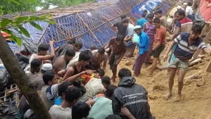 কক্সবাজারে রোহিঙ্গা ক্যাম্পে মাদ্রাসায় পাহাড়ধস, বহু হতাহতের শঙ্কা