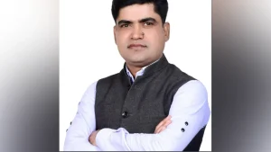‘আওয়ামী লীগ করার কারণে প্রতিদিন দশটা জুতার বাড়ি আমার প্রাপ্য’