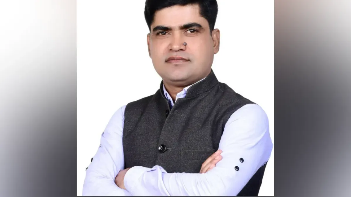 ‘আওয়ামী লীগ করার কারণে প্রতিদিন দশটা জুতার বাড়ি আমার প্রাপ্য’