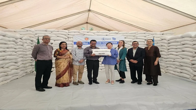 রোহিঙ্গাদের জন্য সরকারের ৪০০ মেট্রিক টন চাল হস্তান্তর