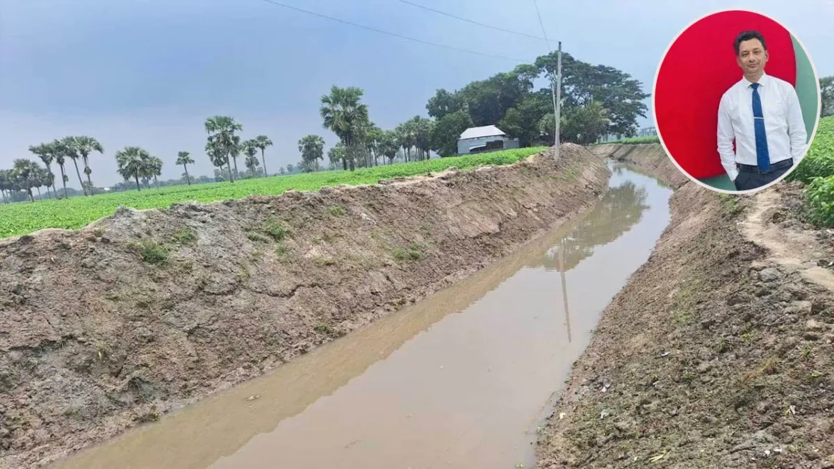 খাল খনন শেষে অতিরিক্ত টাকা ফেরত দিয়ে প্রশংসায় ভাসছেন ইউএনও