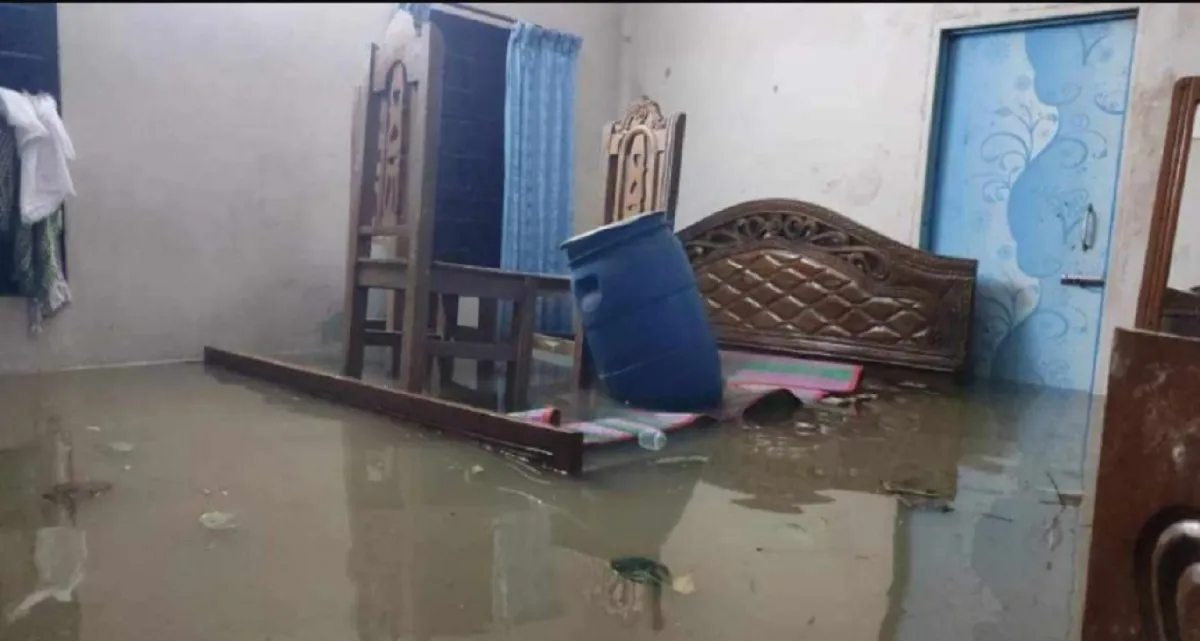 সবার আগে সাতটি কাজ করুন বাড়িতে পানি ঢুকলেই