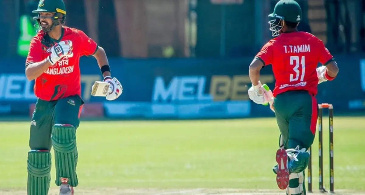প্রথম ৪ বলে ৪ ছক্কা!