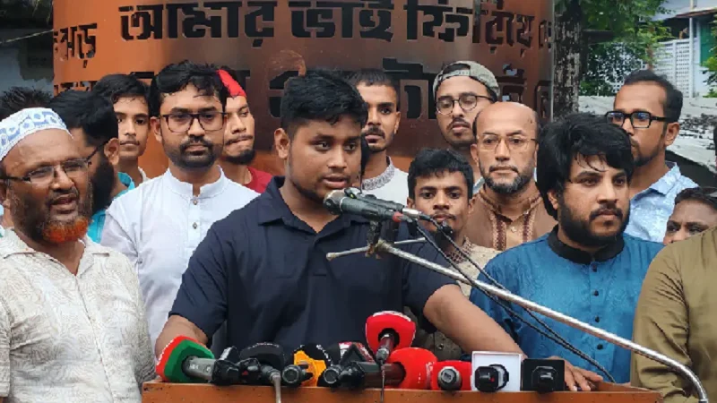 আমাদের ৫ মিনিটের কথার উত্তর দিতে বাঘা বাঘা মন্ত্রীর ৪৫ মিনিট চলে যায়: এমপি হাসনাত