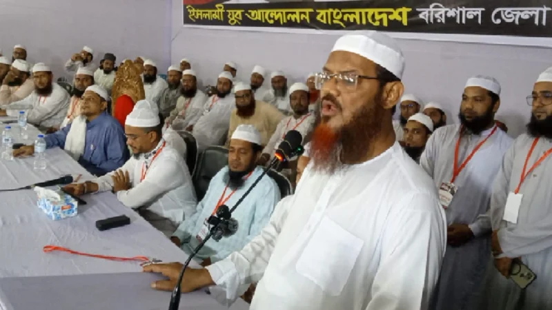 নিজের স্বার্থের জন্য দেশকে বিক্রি করা চলবে না: ফয়জুল করীম