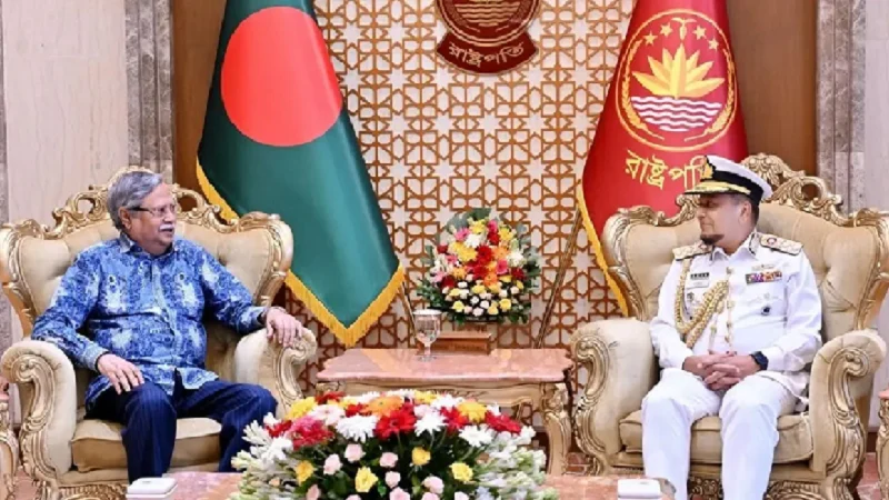রাষ্ট্রপতির সঙ্গে বিদায়ি নৌপ্রধানের সৌজন্য সাক্ষাৎ