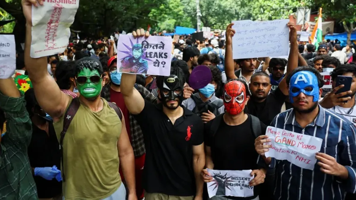 মোদির বড় অস্ত্র ছিল সোশ্যাল মিডিয়া, সেটাই এখন তার বিরুদ্ধে ব্যবহার করছেন তরুণরা