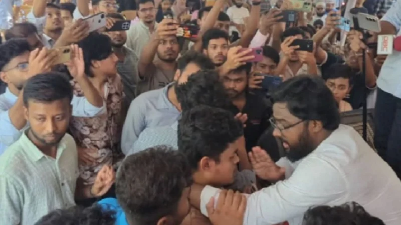 ছাত্রলীগ পুনর্বাসনের অভিযোগ তুলে ছাত্রশক্তির সভায় কমিটি নিয়ে হট্টগোল