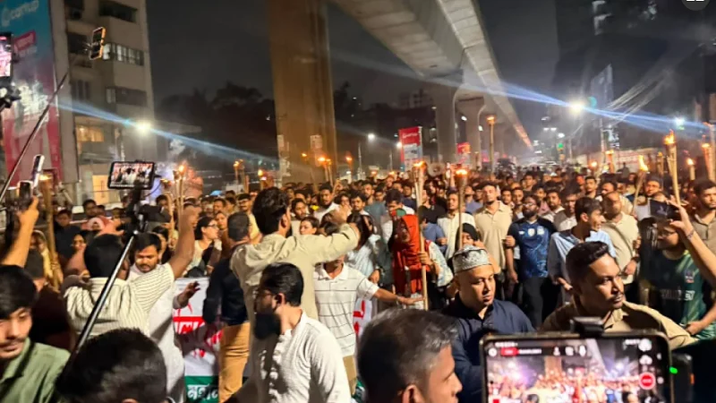 হবিগঞ্জ ও সিলেটে হামলার প্রতিবাদে রাজধানীতে এনসিপির মশাল মিছিল
