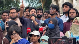 পদত্যাগকারী রাষ্ট্রপতিকে গ্রেফতারের দাবি ইনকিলাব মঞ্চের
