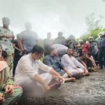 এবার বাহুবলে এনসিপির গাড়িবহর আটকে দিল পুলিশ
