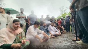 এবার বাহুবলে এনসিপির গাড়িবহর আটকে দিল পুলিশ