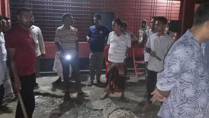 বিএনপি নেতার বাড়িতে ককটেল হামলা: আ.লীগের ৬০ নেতাকর্মীর বিরুদ্ধে মামলা
