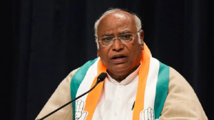 শিক্ষামন্ত্রীর পদত্যাগ ছাড়া সংসদে কোনো আলোচনা নয়: মল্লিকার্জুন খাড়গে