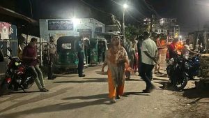 খুলনায় বাড়ির সামনে গুলিবিদ্ধ স্কুলছাত্রী ইতি ‘শীর্ষ সন্ত্রাসী’ আশিকের বোন