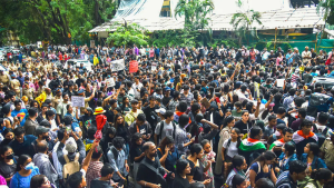 জেন-জি বিক্ষোভ ঠেকাতে বাড়ি বাড়ি গিয়ে সতর্ক করার পদক্ষেপ ভারতীয় পুলিশের