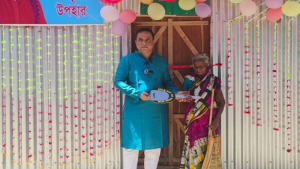 ভিক্ষা করে ৭০ টাকা দিয়েছিলেন নির্বাচনী তহবিলে, বদলে পেলেন নতুন ঘর