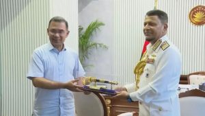 প্রধানমন্ত্রীর সঙ্গে বিদায়ী নৌবাহিনী প্রধানের সাক্ষাৎ