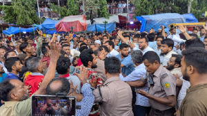 গুলিস্তানে জামায়াতের মিছিলে হামলা, আহত ১৫, আশঙ্কাজনক ৩