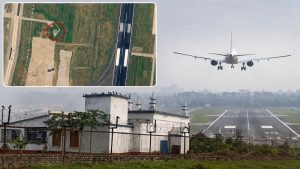 ১৩৬ বছরের মসজিদ সরিয়ে বাড়ানো হচ্ছে রানওয়ে