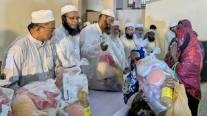 এই দুর্যোগের সময়ে আপনারা একা নন, আমরা পাশে আছি: মামুনুল হক