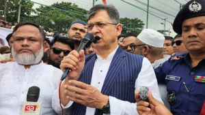 বন্যার সময় আসতে না পারায় এলাকাবাসীর কাছে ক্ষমা চাইলেন স্বরাষ্ট্রমন্ত্রী