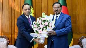 রাষ্ট্রপতির দায়িত্বভার গ্রহণে হাফিজ উদ্দিনকে ফুলেল শুভেচ্ছা