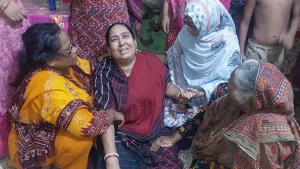 কলকাতায় আগুন ভিডিও কলে ছেলের সেই হাসি রইল শেষ স্মৃতি হয়ে