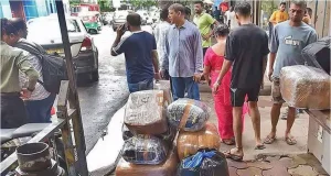 বাংলাদেশি পর্যটকদের কলকাতা ছাড়ার হিড়িক!
