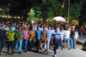 ঢাবিতে আমানউল্লাহ আমানের সমর্থকদের মিছিল