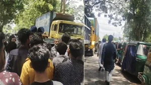 গ্যাস সংকটে ভোগান্তি, হাজীগঞ্জে সিএনজি চালকদের সড়ক অবরোধ