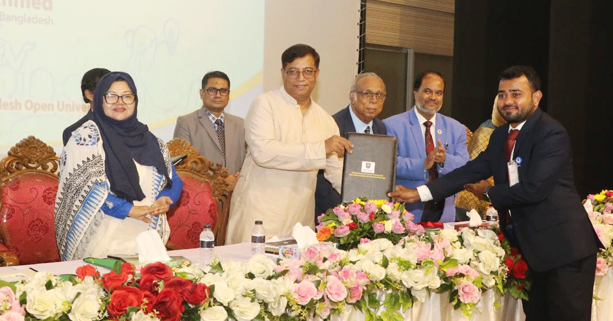 চবির শিক্ষক আশরাফুল ইসলাম পেলেন ইউজিসি চেয়ারম্যান অ্যাওয়ার্ড