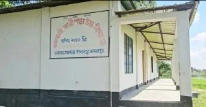 এক বিদ্যালয়ে ১১ জন শিক্ষক মিলে পাস করাতে পারেননি ৩ শিক্ষার্থীকে
