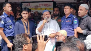 প্যারোলে মুক্তি পেয়ে মায়ের জানাজায় আ.লীগ নেতা