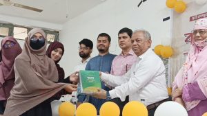 চবির নারী হলগুলোতে চাকসুর ৬০ হাজার টাকার বই বিতরণ