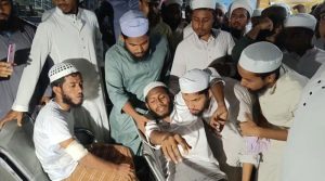 ব্রাহ্মণবাড়িয়ায় উচ্চস্বরে গান বাজানোকে কেন্দ্র করে পুলিশ-শিক্ষার্থী সংঘর্ষ, আহত ৩০