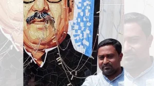 নিষিদ্ধ সংগঠন যুবলীগের মিছিল থেকে চবি কর্মকর্তা আটক