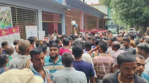 ১৩৫০ টাকার সার ১৭০০ টাকায় কিনছেন কৃষকরা, সিন্ডিকেটের নেপথ্যে কারা?