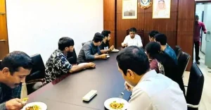 ৬ জনের খাওয়ার ওই ছবি কেন, নেত্রীও তো বিরক্ত: কাদের-হারুনের ফোনালাপ