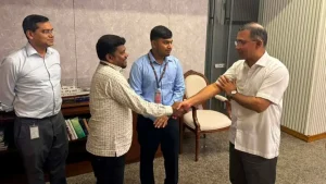 ফুল স্কলারশিপ পেয়েও বিদেশযাত্রা নিয়ে অনিশ্চয়তা, নাজমুলের পাশে প্রধানমন্ত্রী