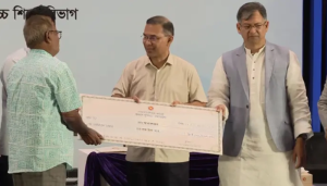 অবসরপ্রাপ্ত শিক্ষকদের অবসর ও কল্যাণ ভাতার উদ্বোধন করলেন প্রধান