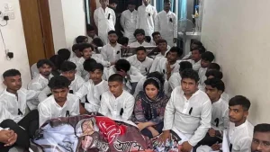 পরনে সাদা পাঞ্জাবি ও কালো ব্যাজ, আ. লীগের ৫৩ নেতাকর্মী গ্রেপ্তার