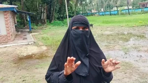 বিচার চেয়ে থানায় ছেলের মারধরে আহত মা