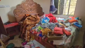 স্ত্রীর সম্মান রক্ষা করতে ডাকাতদের সঙ্গে লড়াই, গুলিবিদ্ধ স্বামী