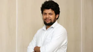 নিজস্ব মব না থাকলে মাইর একটাও মাটিতে পড়বে না: মাহফুজ আলম