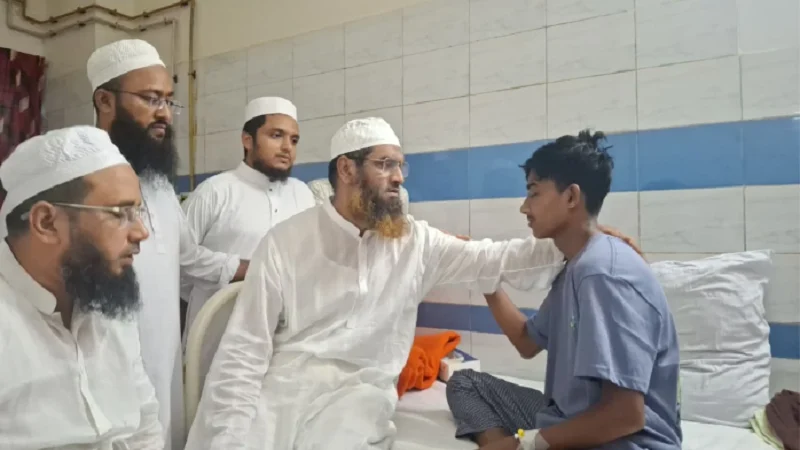 হবিগঞ্জে হামলায় আহত আলিফকে দেখতে হাসপাতালে মামুনুল হক