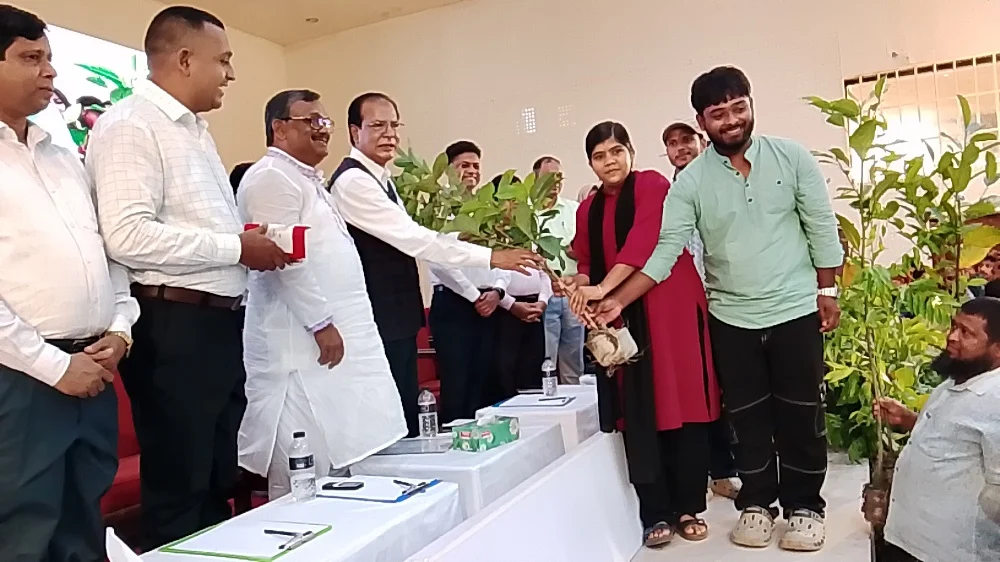 মাদক নির্মূলে সবাইকে ঐক্যবদ্ধভাবে কাজ করতে হবে: ত্রাণমন্ত্রী দুলু