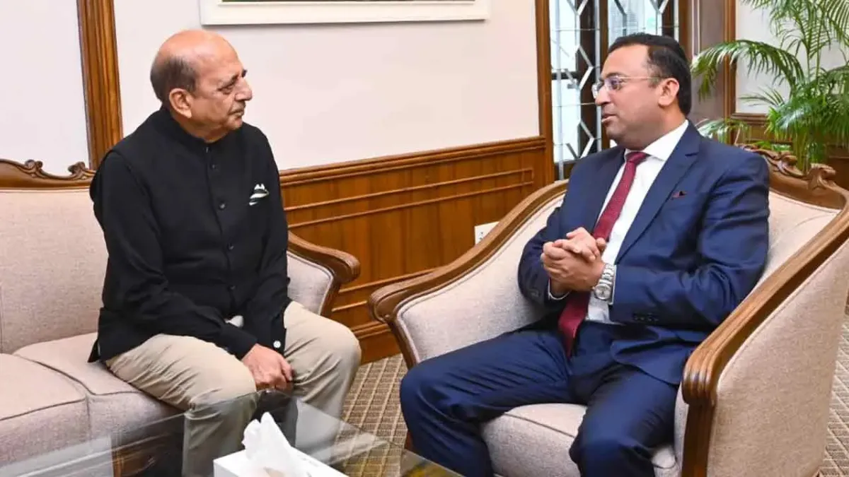 শেখ হাসিনা ভারতে থেকে যেন রাজনৈতিক বক্তব্য দিতে না পারে, সহযোগিতা প্রত্যাশা হুমায়ুনের