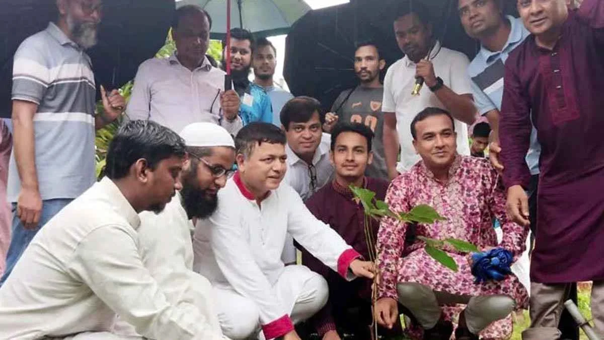 দফায় দফায় সংঘর্ষের পর বেরোবিতে একই মঞ্চে ছাত্রদল-শিবির
